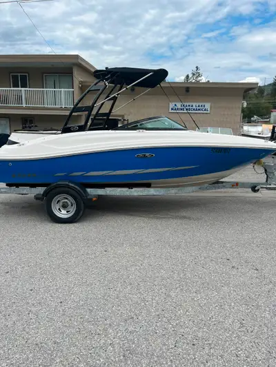 2015 Searay bow rider, 4.3l ,mercruiser alpha 1 drive, 190 hp, 358 hours, seats 7, factory wakeboard...