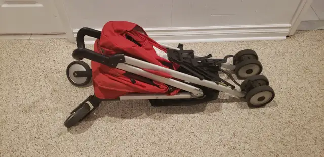 Baby / Toddler Foldable Stroller in Strollers, Carriers & Car Seats in Markham / York Region - Image 6