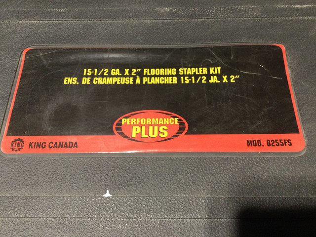 Pneumatic floor tool-staple 2-in  $ 70 dans Ventes de garage  à Laval/Rive Nord - Image 2