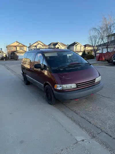 Selling my 1993 Toyota Previa, it has no issues, runs and drives great. Very comfortable to drive an...