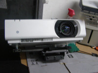 Sony VPL-CW255 4500 lumen Data Projector WXGA HDMI High Definiti