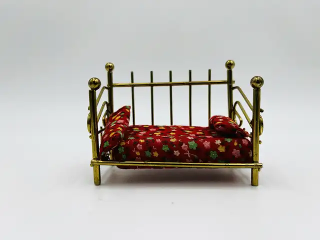 Heartland Miniature Brass Dollhouse Furniture 80s  in Arts & Collectibles in Bedford - Image 4