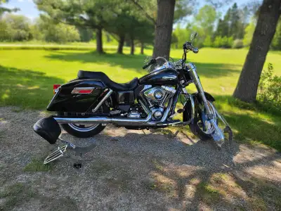 Dyna switchback 2014, 6 vitesses Siège double, dossier quick attache Pare brise quick attache Pneu a...