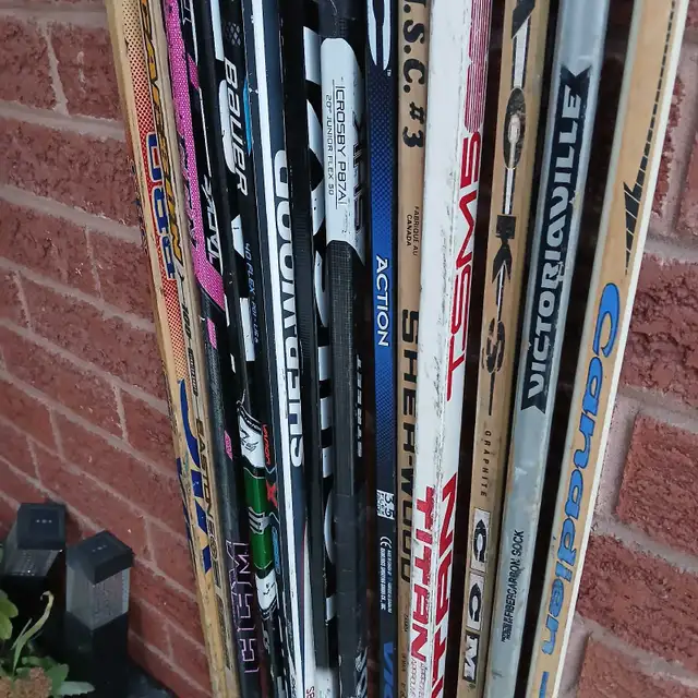 Various Size Hockey Sticks in Hockey in City of Toronto - Image 6