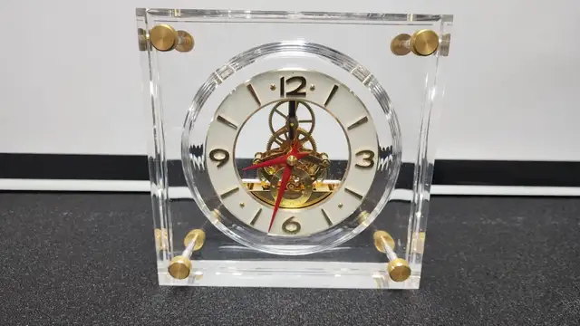 Vintage Seiko Lucite Quartz Skeleton Clock Desk Mantel