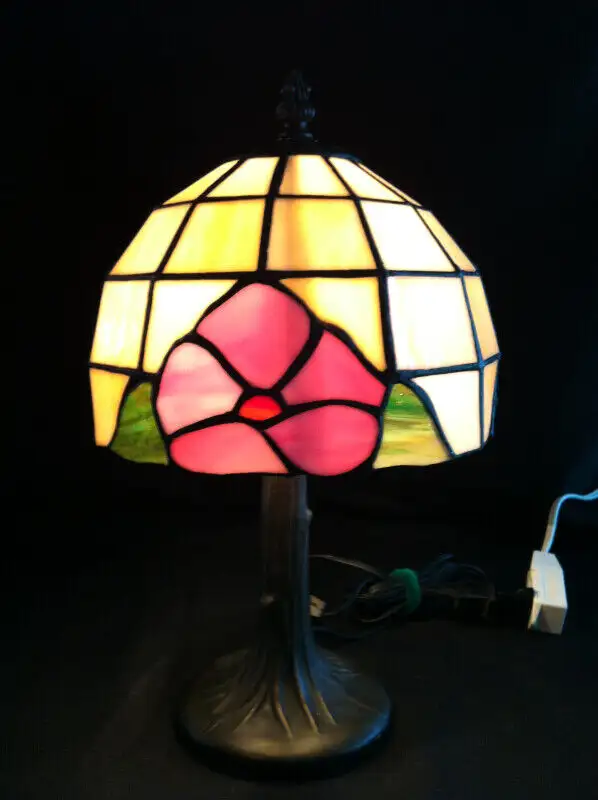 VINTAGE TABLE LAMP in Indoor Lighting & Fans in Barrie - Image 9
