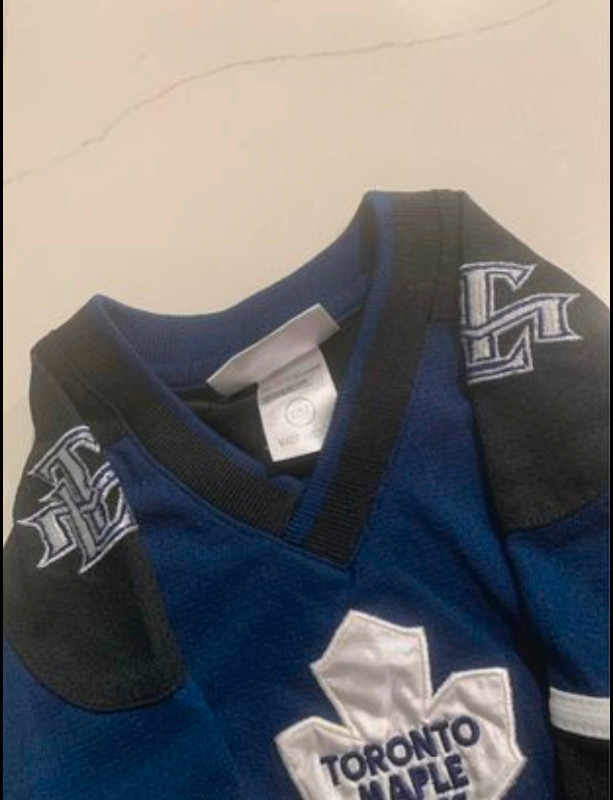 Infant  TORONTO MAPLE LEAFS Jersey Size 12 months. in Clothing - 12-18 Months in Mississauga / Peel Region - Image 4