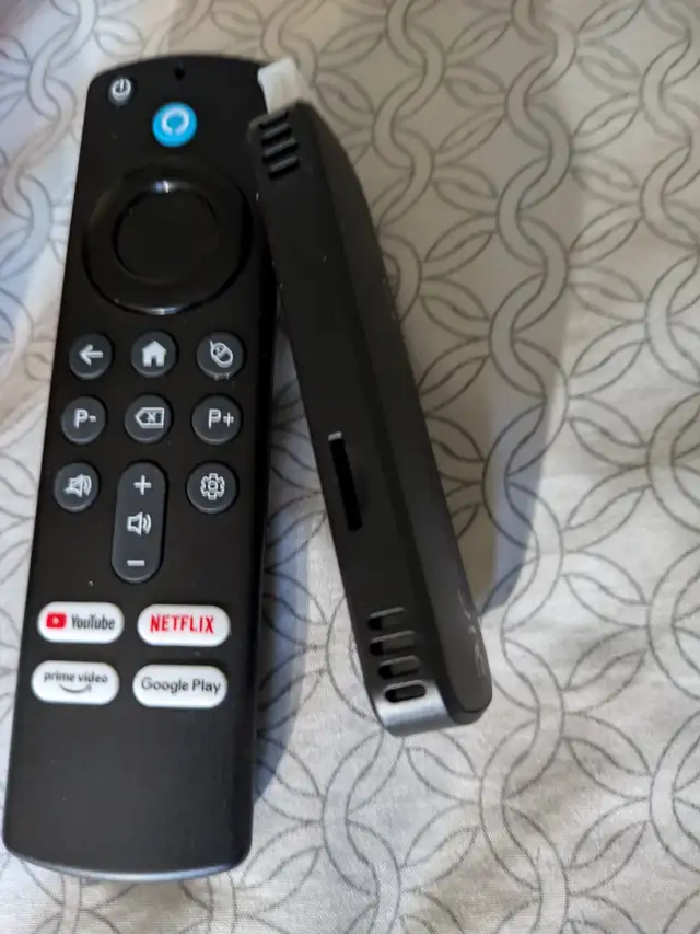 Q8 Mortal TV Stick  Android 14.0 Allwinner H313 in TVs in Belleville - Image 4
