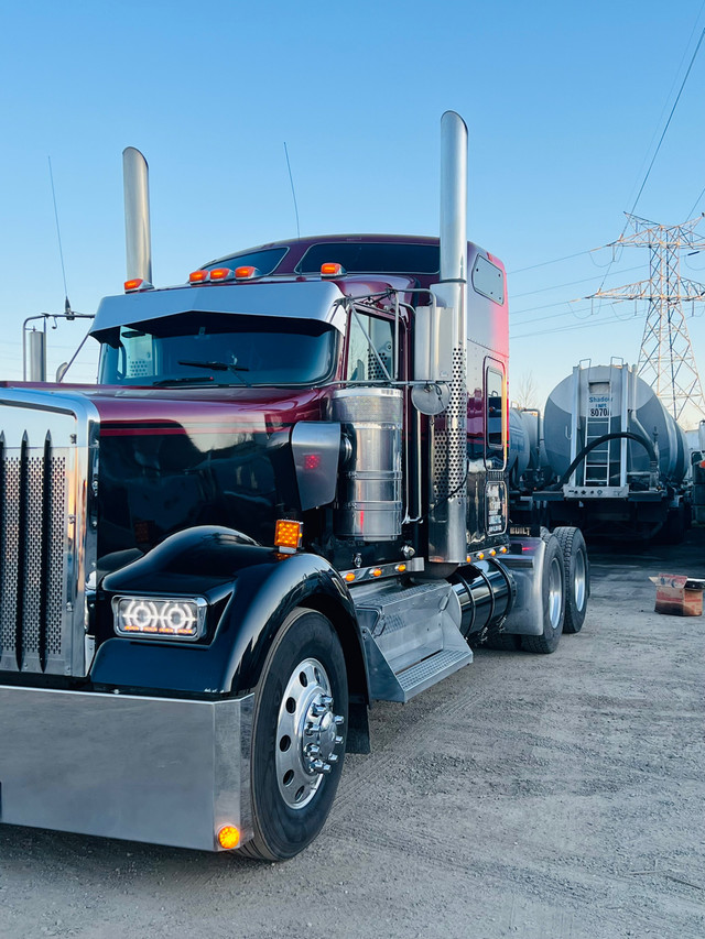 Kenworth W900 in Other Business & Industrial in Delta/Surrey/Langley - Image 3