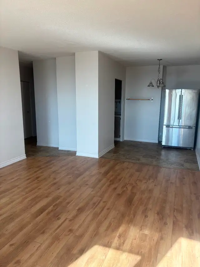 Urgent: cession de bail dès 1 nov. 3 1/2 avec balcon/ Piscine in Long Term Rentals in City of Montréal - Image 5