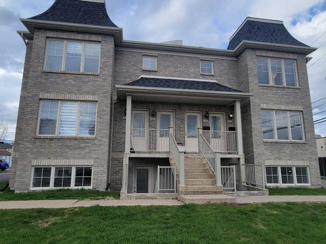 393 Av. Crépeau — photo 1
