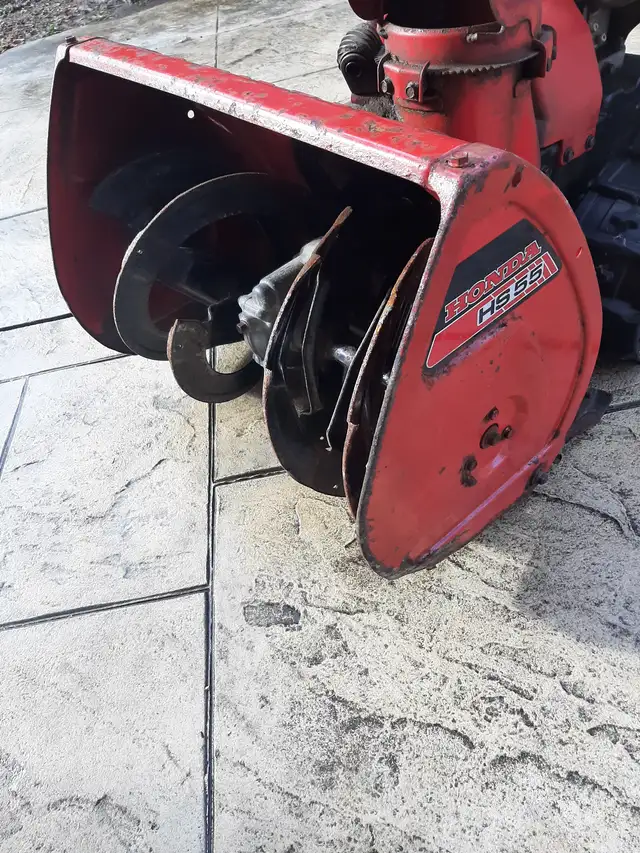 Honda HS55 Snowblower in Snowblowers in Oakville / Halton Region - Image 4