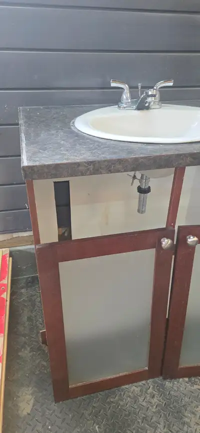 Cabinet base with laminate top that has an extended right side, ideal for cabinet placement left sid...