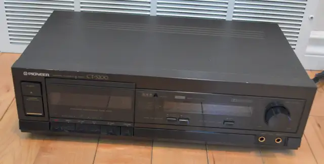 PIONEER STEREO CASSETTE DECK in Stereo Systems & Home Theatre in Edmonton - Image 2