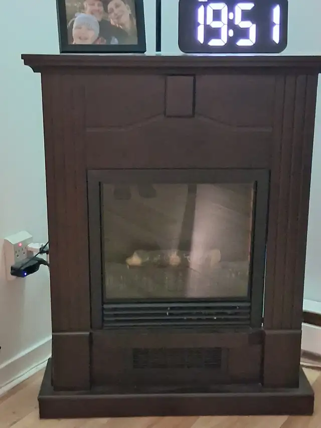 Foyer électrique in Fireplace & Firewood in Québec City - Image 2