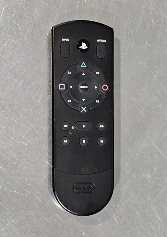 PS4/PS5 Simple Media Remote dans Sony PlayStation 4  à Laval/Rive Nord - Image 2