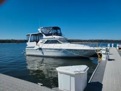 1988 SeaRay 415 Aft Cabin – 2 Bed, 2 Bath Floating Cottage Selling this well-kept 1988 SeaRay 415 Af...