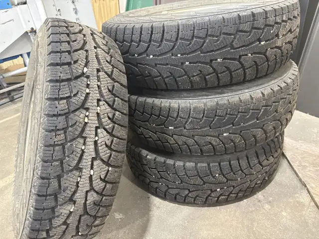 set of tires on rims in Tires & Rims in Regina - Image 3