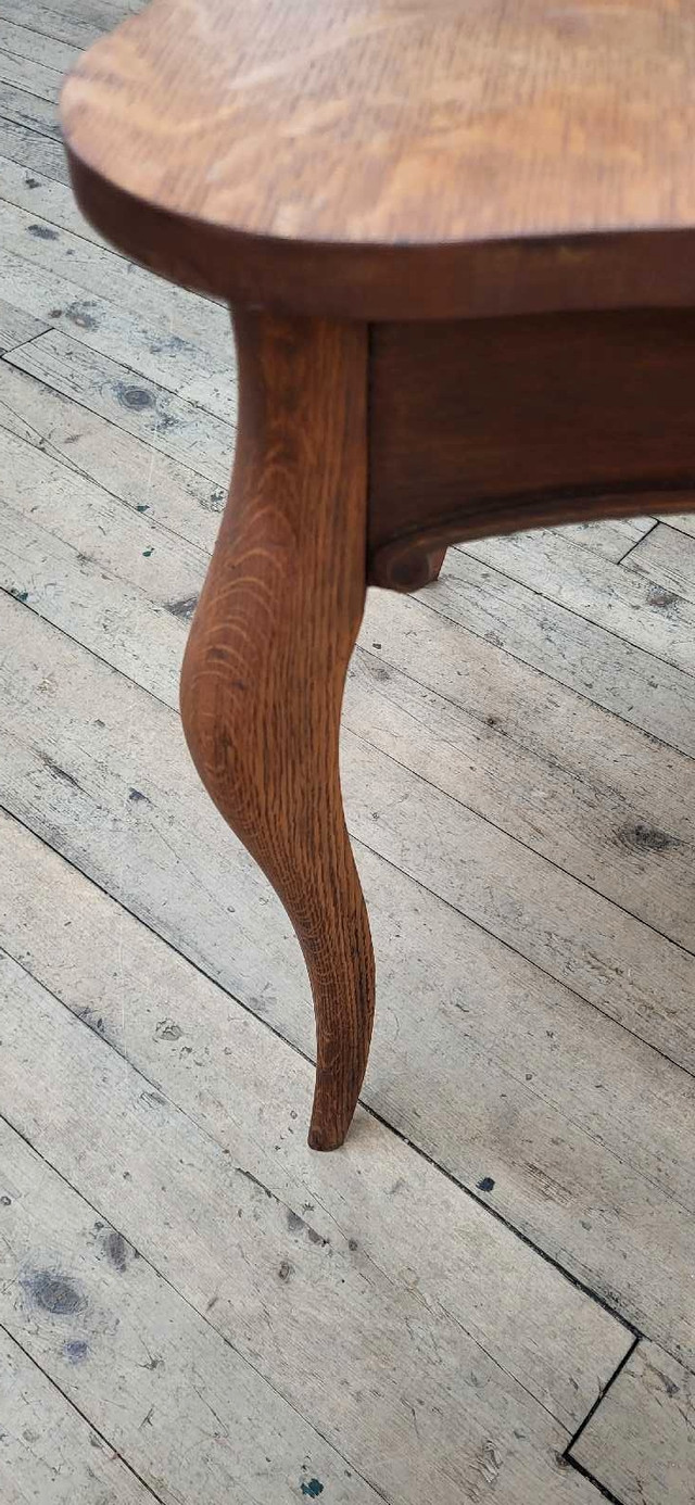 Quarter-sawn White Oak Table in Other Tables in Trenton - Image 2