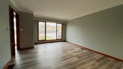 3 bedroom house available for rent on Sept 1
