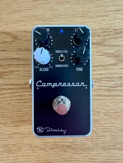 Mint condition. Comes with original box and packaging. Works perfectly. Great compressor for clean t...
