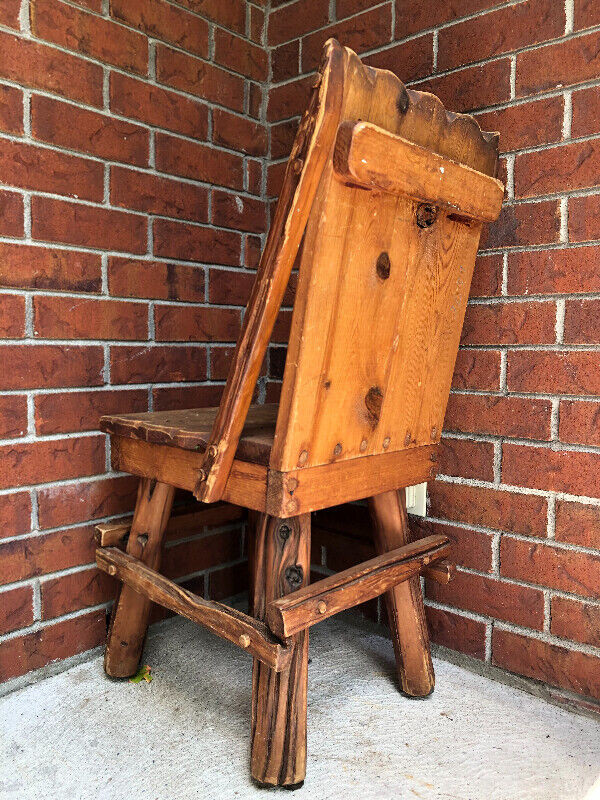 Vintage handmade natural solid wood  chair heavy piece dans Art et objets de collection  à Ville de Montréal - Image 4