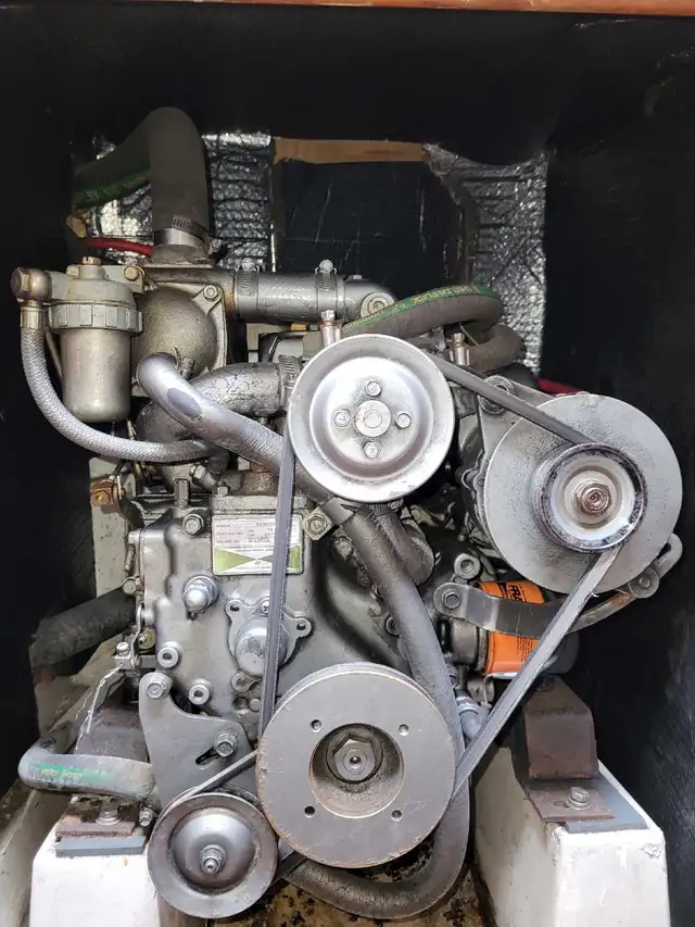 1985 Sailboat - Hunter 28.5 in Sailboats in City of Toronto - Image 8