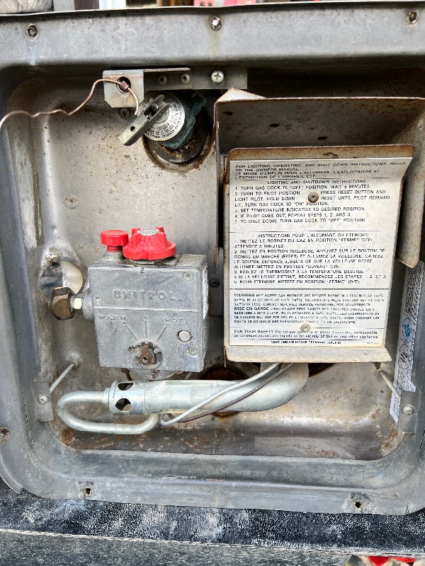 Suburban 6 gal. propane hot water heater for an RV. Model SW6P. | RV u0026  Camper Parts u0026 Accessories | Lethbridge | Kijiji