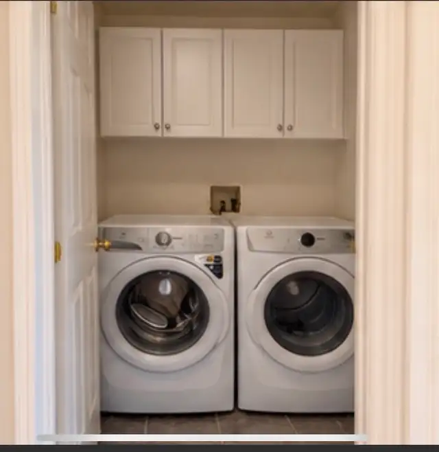 Beautiful renovated 3.5 bedroom townhouse in Barhaven in Long Term Rentals in Ottawa - Image 6