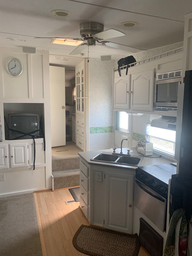 Fifth wheel camper Travel Trailers & Campers Portage la Prairie