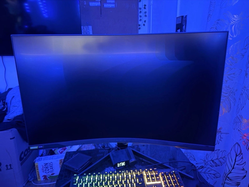 Samsung Odyssey G7 32-inch QHD 240Hz Curved Monitor - Like New ...