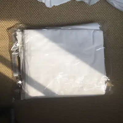 Backdrop de différentes couleurs: Noir - blanc - Bleu (L-20'x10') - Sable (L-20'x10') Prix négociabl...