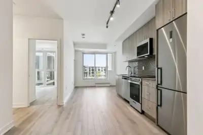 Brand New - Condo Unit For Lease. (Location: Dundas St E & Eighth Line, Oakville) $2,100/month __ 1...