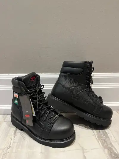 Brand New Women’s Wolverine Safety Shoes size 7.5 Mens Size 6 Very gender neutral Boot Never Worn Pi...