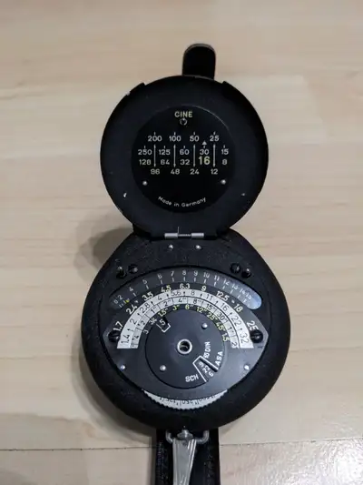 Vintage Bertram Chronos German photography Exposure Meter in Original Box. Pickup at Tesson Place Sc...