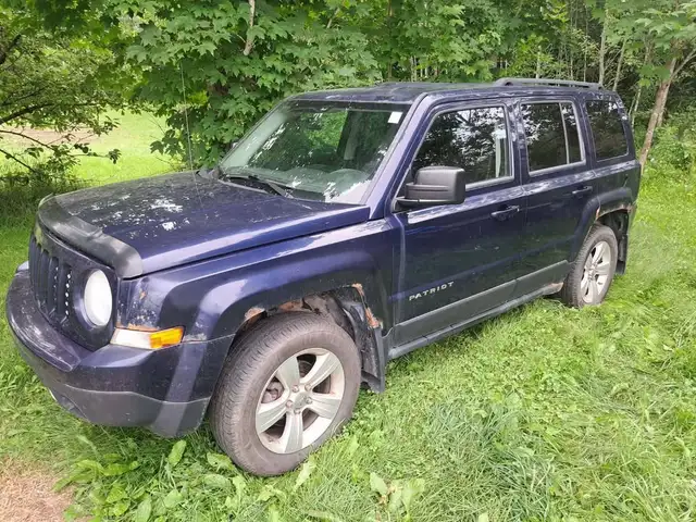 Jeep Patriot 2012 à vendre POUR LES PIÈCES in Auto Body Parts in Rimouski / Bas-St-Laurent - Image 6