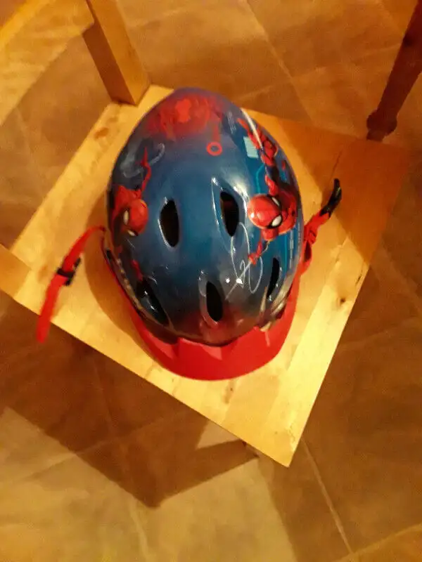 child bike helmet in Kids in Hamilton - Image 2