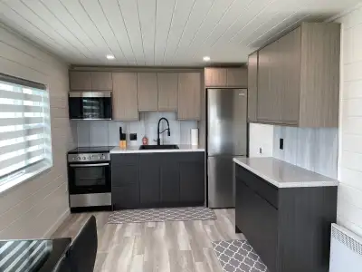 Apartment for rent Oct to June 1800.00 with everything included 5 min for Borden 18 min from summers...