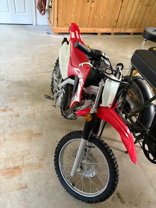 2018 CRF125F for sale in Dirt Bikes & Motocross in Grand Bend - Image 5