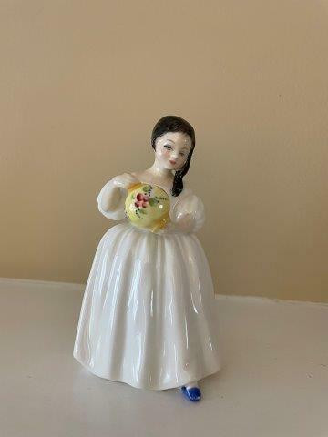 Royal Doulton Figurine MandyHN2476 in Arts & Collectibles in Oshawa / Durham Region