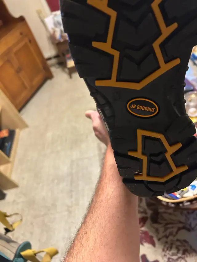 clothing work boots in Men's in Owen Sound - Image 5