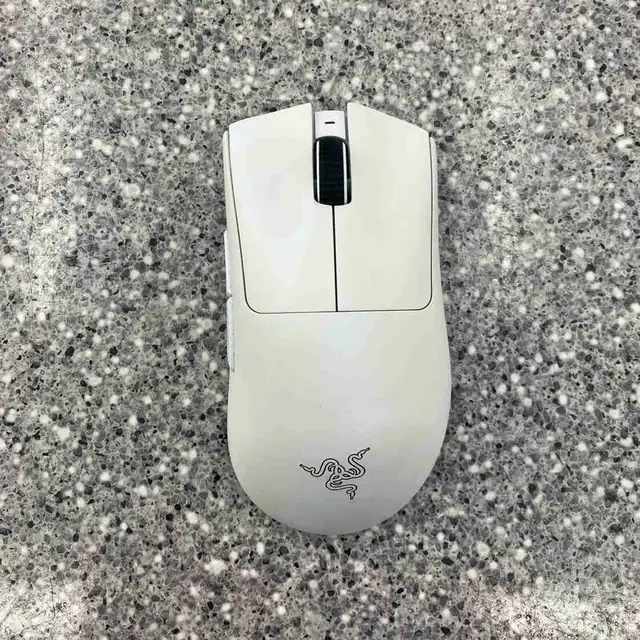Razer Deathadder V3 Pro in Mice, Keyboards & Webcams in City of Toronto - Image 3