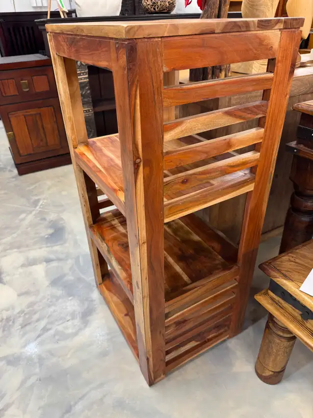 ✅ 2  Étagères en bois de rose salle de bain cuisine chambre etc in Bookcases & Shelving Units in City of Montréal - Image 4