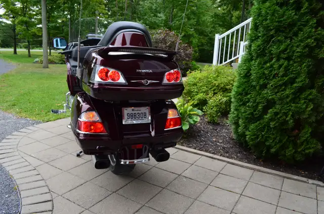 Honda Goldwing GL1800 in Touring in West Island - Image 7