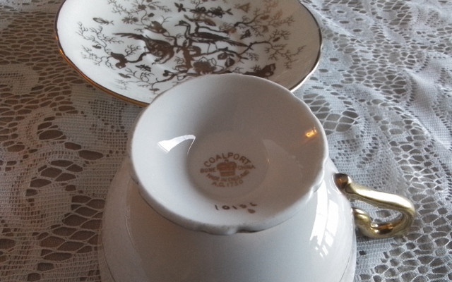 FINE BONE CHINA CUP AND SAUCER - CAIRO BIRD - COALPORT in Arts & Collectibles in City of Toronto - Image 3