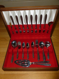 NEVER USED 54 PCS NATIONAL STAINLESS NARCISSUS PATTERN FLATWARE