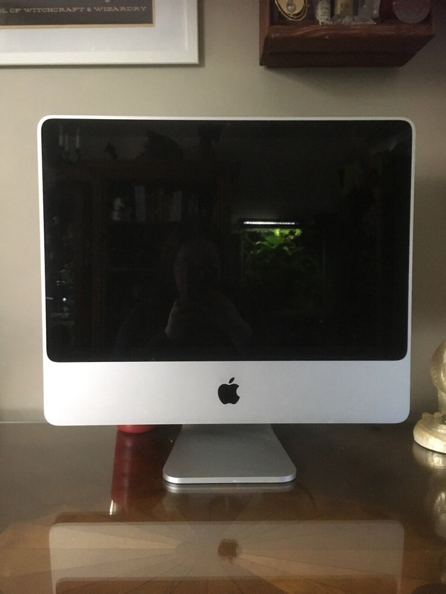 iMac de bureau à vendre. Fonctionne bien. Faire une offre!!!  dans Ordinateurs de bureau  à Laval/Rive Nord