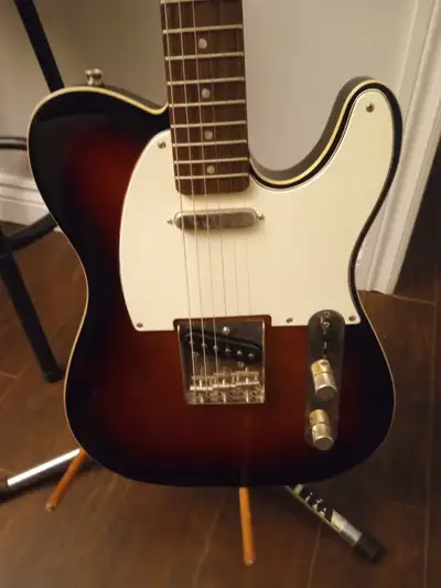 Squier Classic Vibe '60s Custom Telecaster Squier Classic Vibe '60s Custom Telecaster, a model desig...
