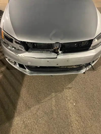 Lil damage front bumper easy fix couple hundred drives amazing 3900 or best offer give me one