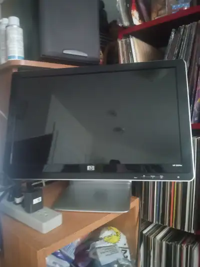 2 Matching HP 2009m monitors, View more